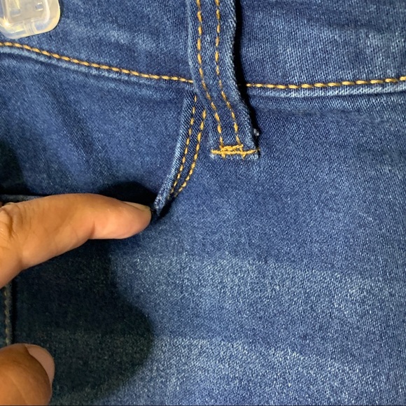 DKNY- Dark Wash Distressed Jeans size 10 - Picture 5 of 12